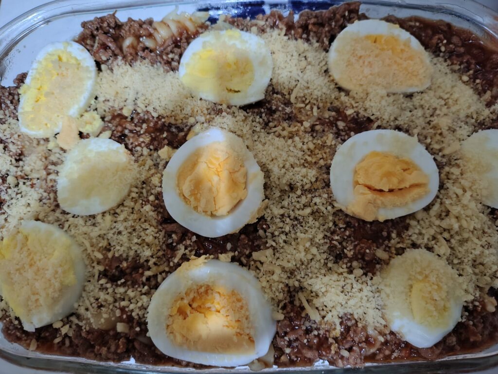 Essa é uma deliciosa receita de Macarrão ao Molho de Bolonhesa.
